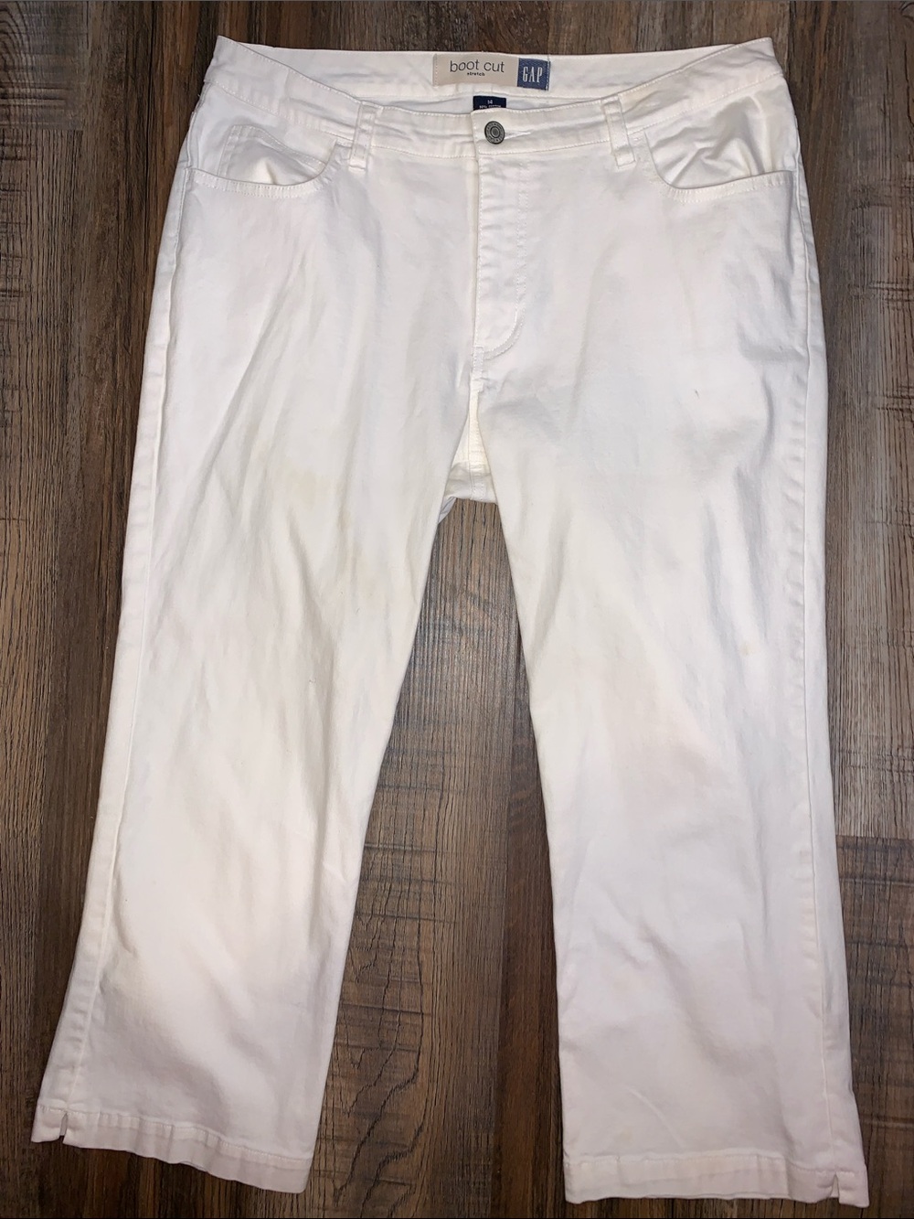 GAP Men’s White Bootcut Jeans